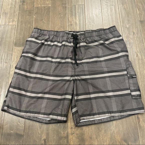 3XL TRUE NATION Men’s Gray and Black Swim Trunks - Picture 1 of 6